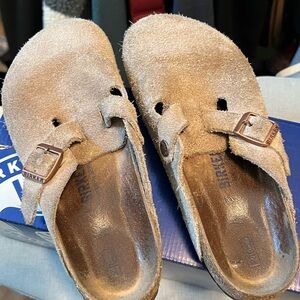 Birkenstock Kids Beige Suede Slippers